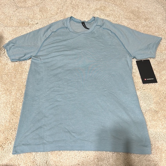 Lululemon Short Sleeve - Picture 2 of 5